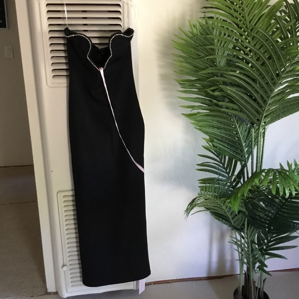 chic Black Strapless Midi Dress with Ruffle Trim